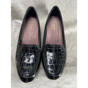 Clarks Everyday Women’s 8 Slip On Suede Black Patent Leather Loafers EUC Preppy
